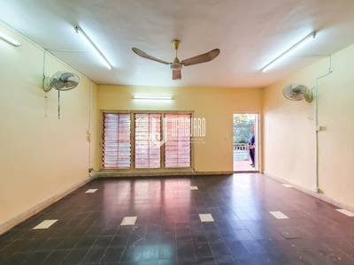 House and lot For Rent in Boeung Prolit, 7 Makara, Phnom Penh