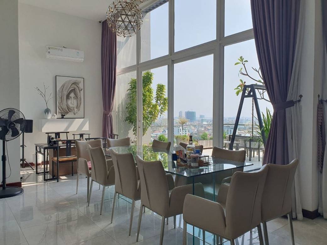 Zařízeno Penthouse K pronájmu