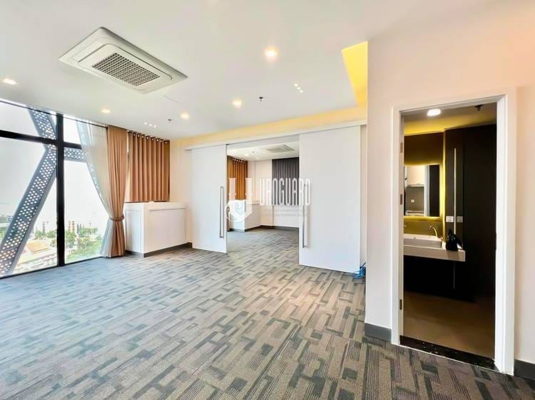 Condo Na sprzedaż w Tonle Bassac, Chamkarmon, Phnom Penh