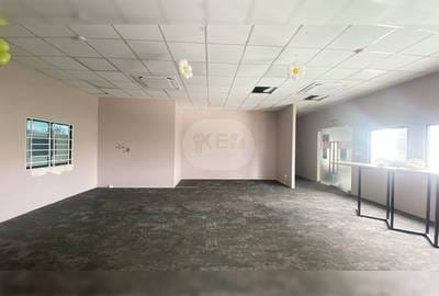 580 sqm Land Size Budova K pronájmu