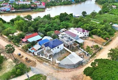 $329,000 Vila