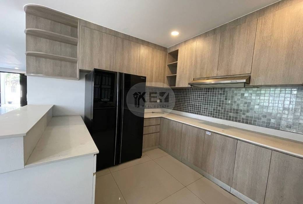 チュランチャムレ2, ルッセイケオ, プノンペンの別荘For Sale & Rent