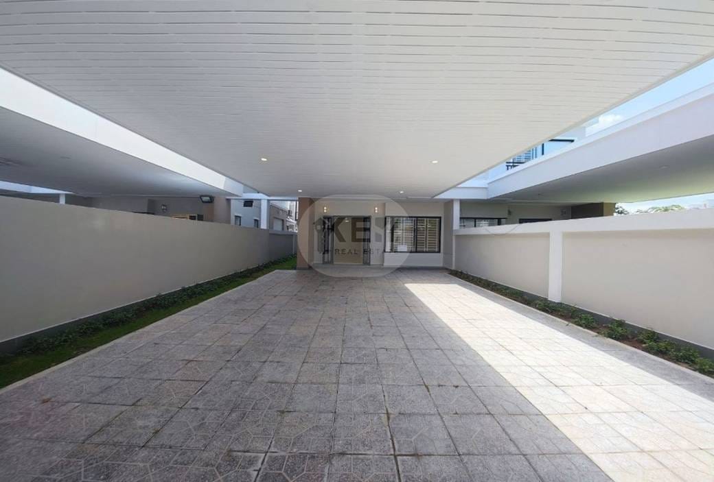 Dwuwilla Na wynajem o powierzchni działki 184 m²