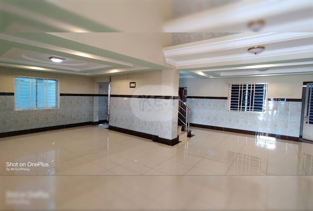 วิลล่า สำหรับขาย ใน Chbar Ampov $129,000