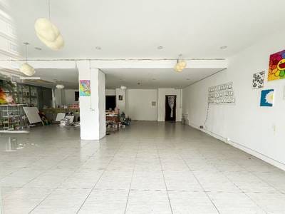 Boeng Keng KangCommercialShophouse出租，位于BKK 1Boeng Keng Kang，价格$3,300