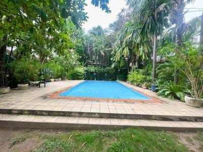 $2,800 Vila