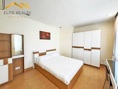 $700 Condo