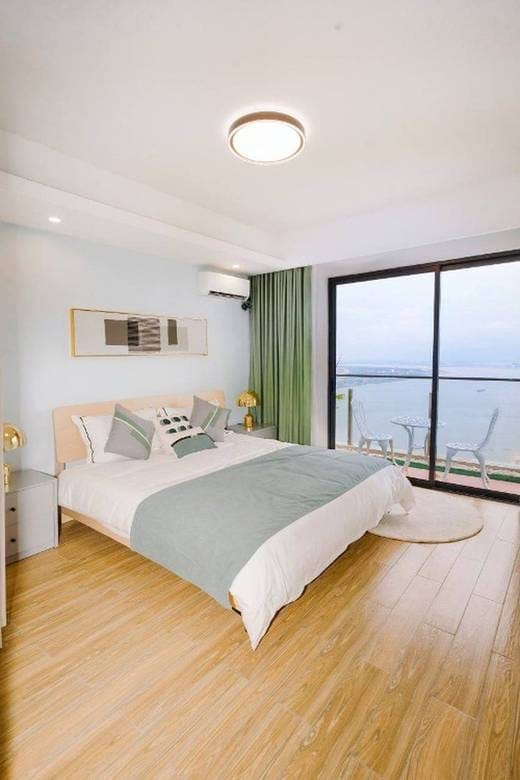101.57 sqm Land Size Condo Na prodej
