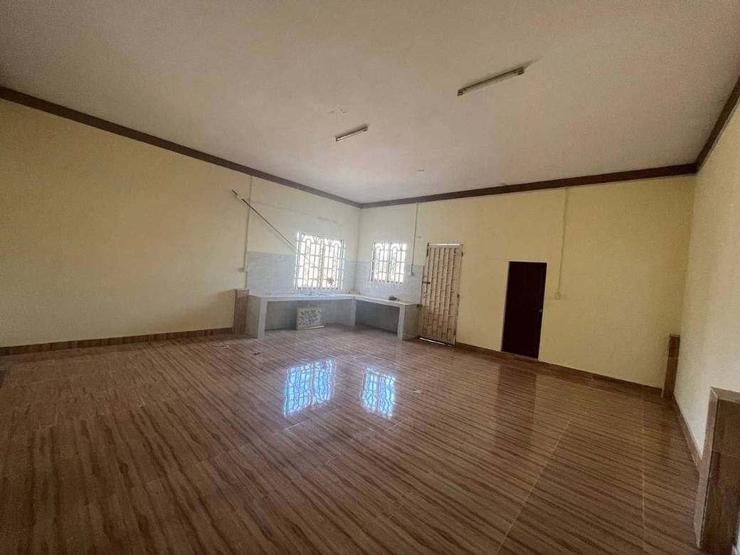 210 sqm Living Size Flat House Na prodej in Chbar Ampov