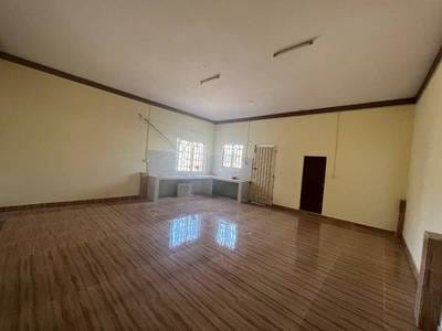 210 sqm Living Size Flat House Na prodej in Chbar Ampov