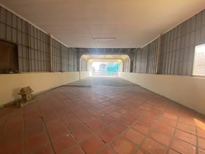 Flat House Na prodej in Chbar Ampov $1,100,000