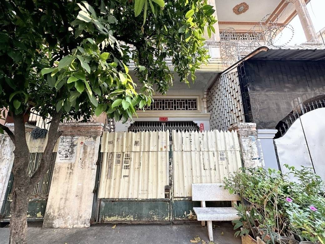 Shophouse For Sale in Toul Kork