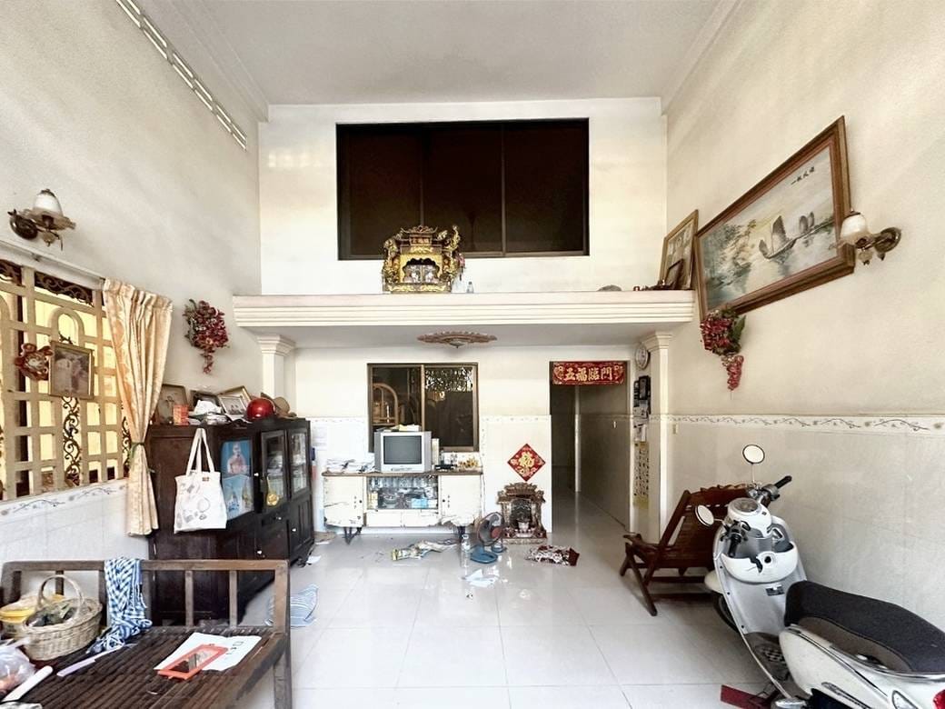 Tuek L'ak 2 Shophouse Na prodej in Tuek L'ak 2