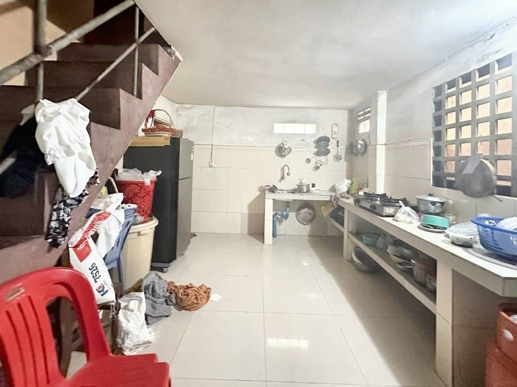 Toul Kork Shophouse Na prodej in Toul Kork