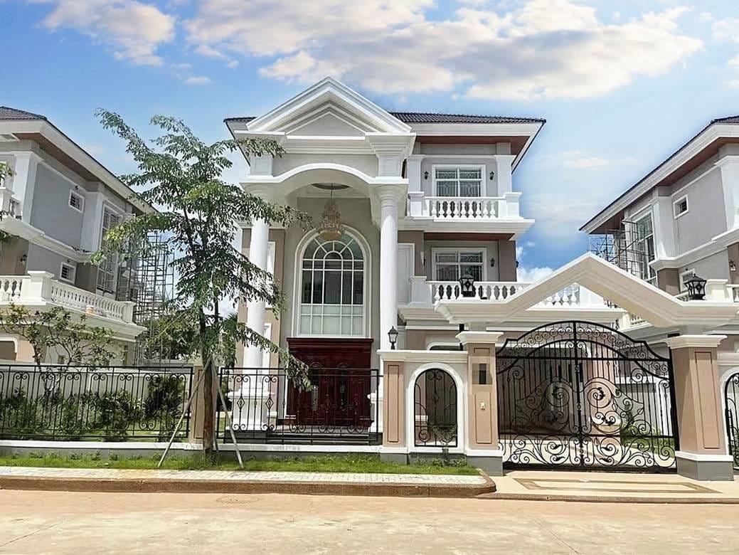 Villa For Rent in Nirouth, Chbar Ampov, Phnom Penh
