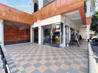 Villa À louer de 1,080 m² habitables à Boeng Keng Kang