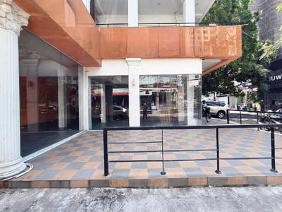 $6,800 Villa