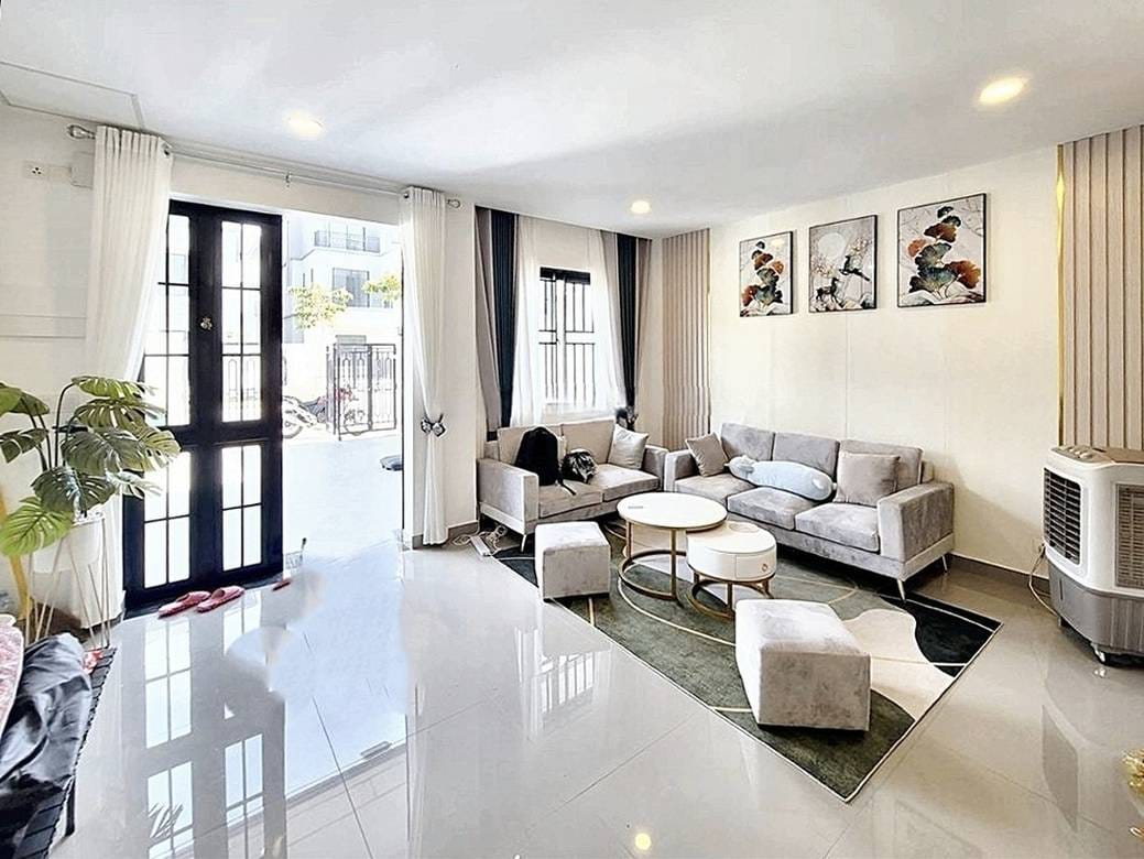 Chroy Changvar联排住宅出售，价格$175,000