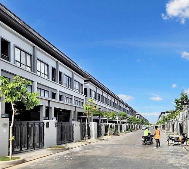ផ្ទះជាប់គ្នា សំរាប់លក់ នៅ Preaek Lieb, Chroy Changvar, Phnom Penh