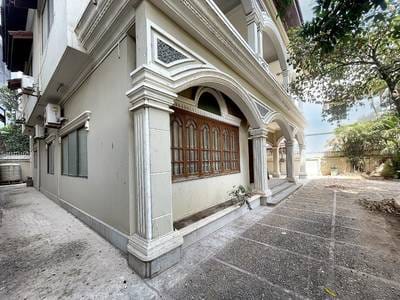$4,000 Vila