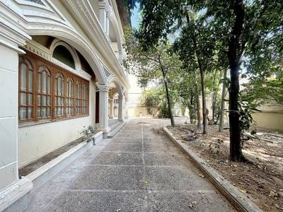 522 sqm Land Size Vila K pronájmu