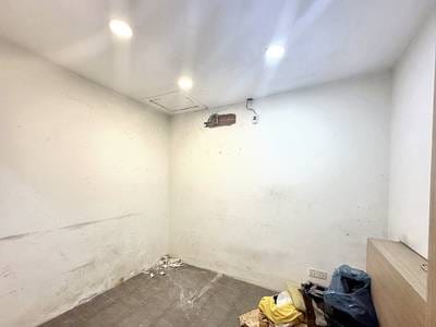100 sqm Land Size CommercialShophouse K pronájmu for $1,300