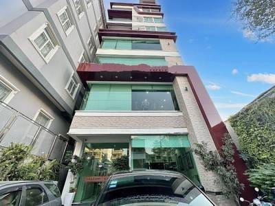 Studio Type តម្លៃ $1,500