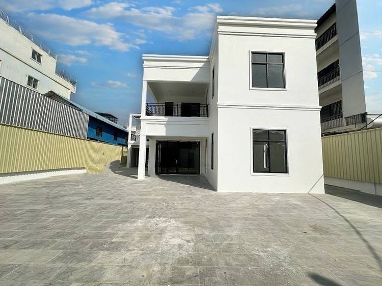 Villa À louer à Boeung Kak 2, Toul Kork, Phnom Penh