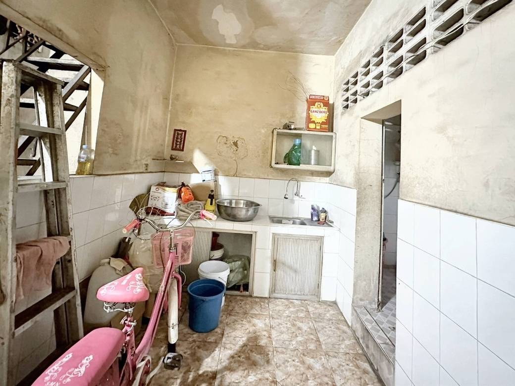 Daun Penh CommercialShophouse Na prodej in Daun Penh