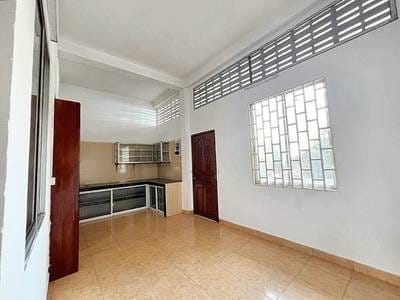 480 sqm Living Size Byt K pronájmu in Chamkarmon