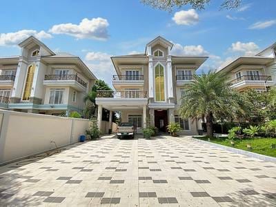 $2,000,000 Vila