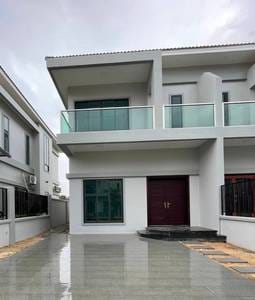 វីឡា តម្លៃ $350