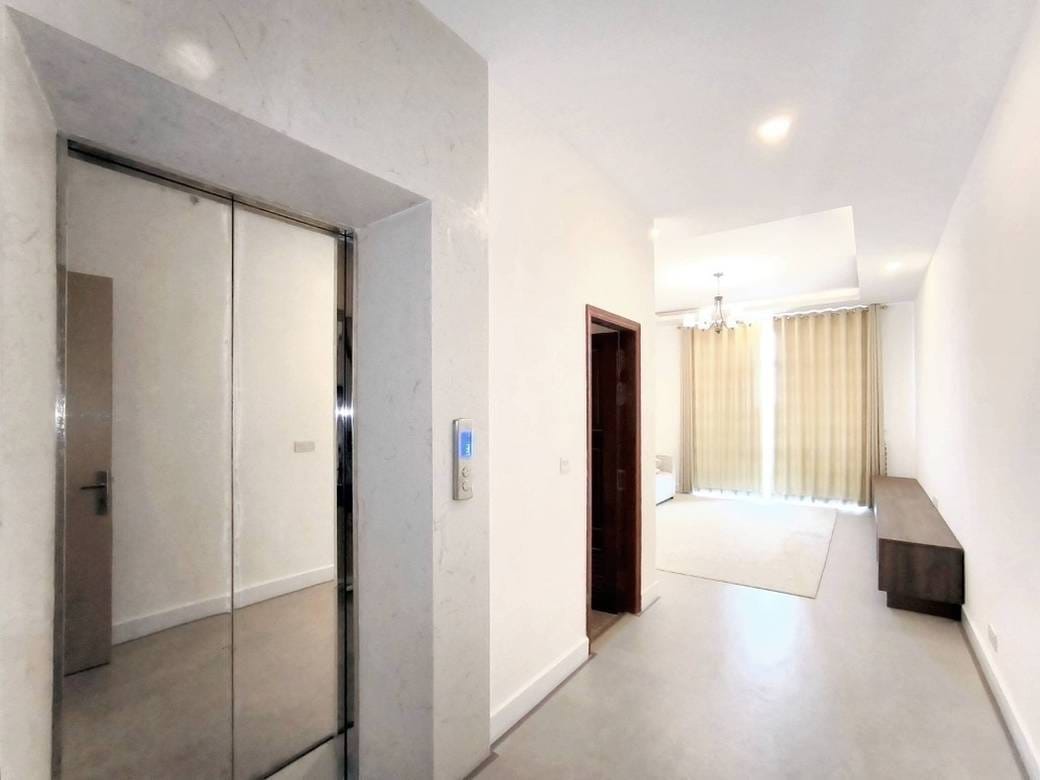 $3,000 Shophouse