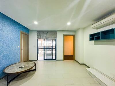 Zařízeno Condo For Sale & Rent