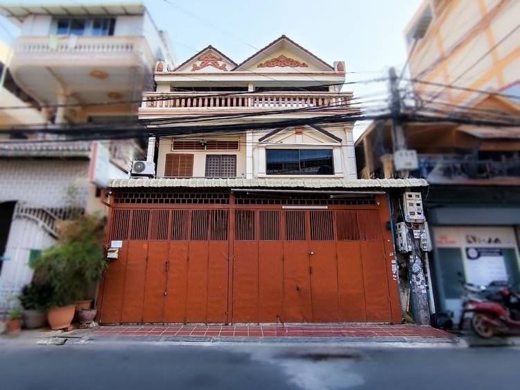 Maison-boutique À vendre à BKK 3, Boeng Keng Kang, Phnom Penh