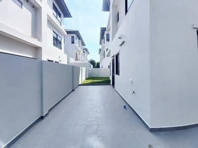 วิลล่า For Sale & Rent พื้นที่ใช้สอย 351 ตร.ม. ใน Chroy Changvar