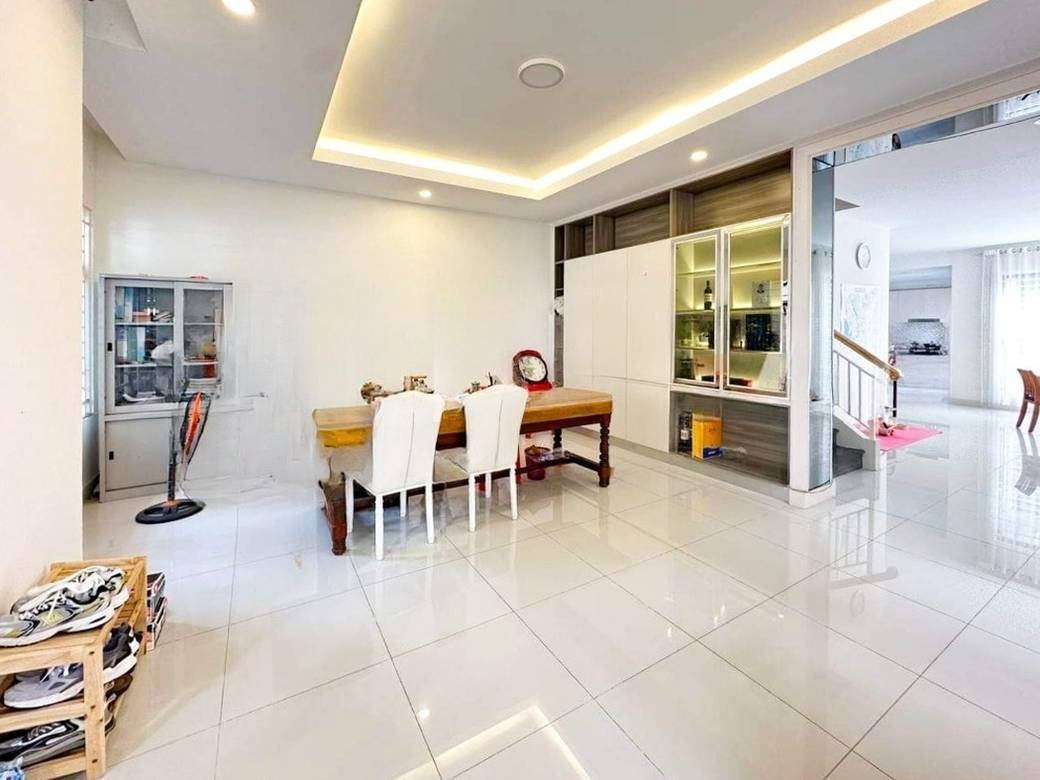216 sqm Living Size Dvojvila Na prodej in Meanchey