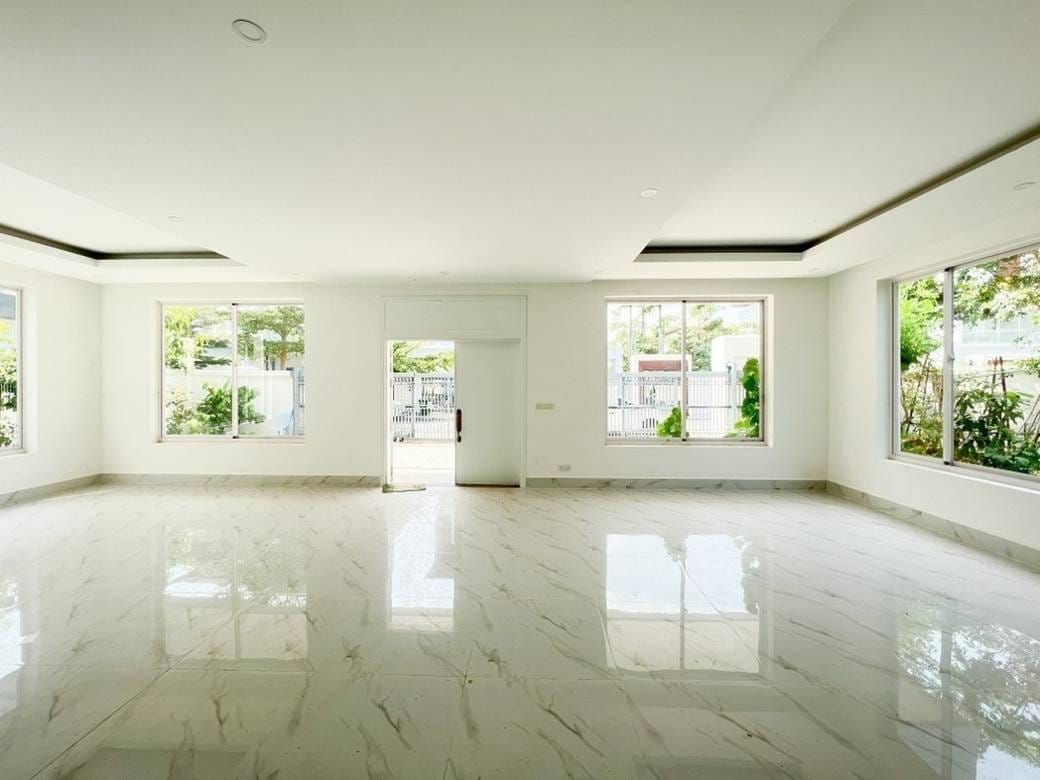 វីឡា 5 បន្ទប់គេង For Sale & Rent ក្នុងតម្លៃ $670,000
