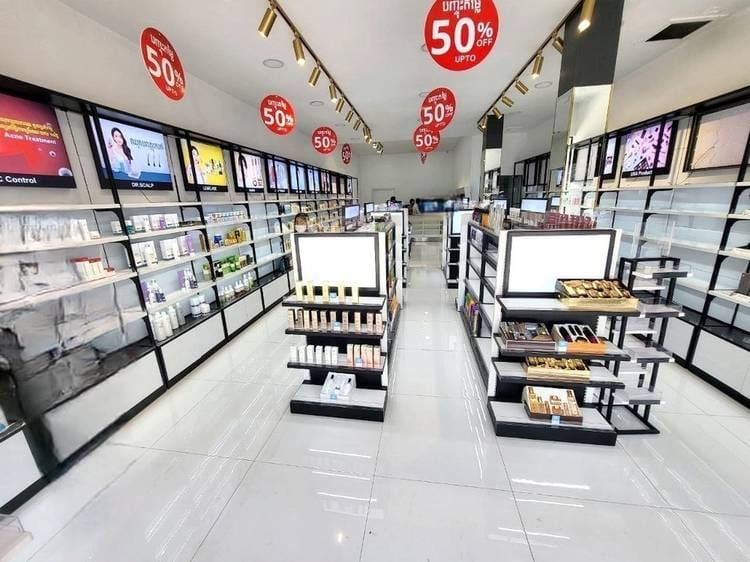 CommercialShophouse สำหรับเช่า ใน BKK 3, Boeng Keng Kang, Phnom Penh