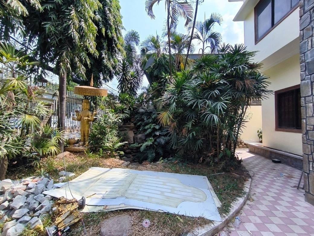 Villa À louer de 900 m² habitables à Boeng Keng Kang