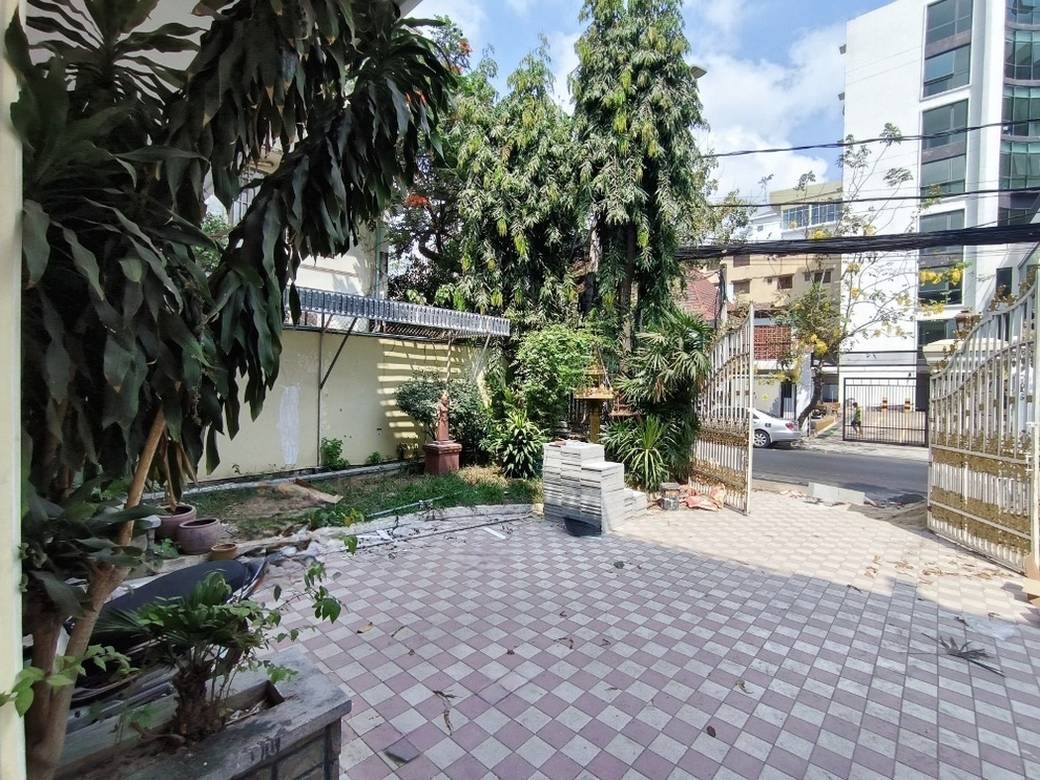 $5,000 Villa