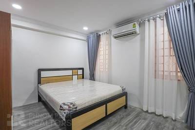 Flat House For Rent in Phsar Kandal I, Daun Penh, Phnom Penh