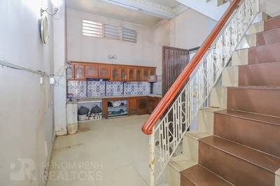 CommercialShophouse Для Аренды in БКК 3, Бынг Кенг Канг, Пномпень