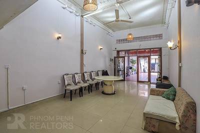 С мебелью CommercialShophouse Для Аренды