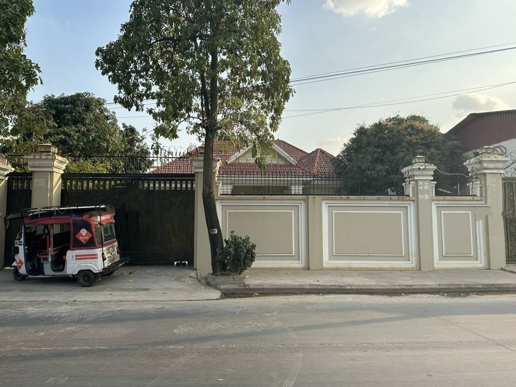 $1,200,000 Vila