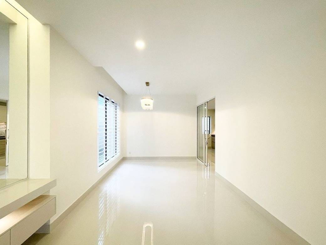 วิลล่าแฝด สำหรับขาย ใน Chbar Ampov $390,000