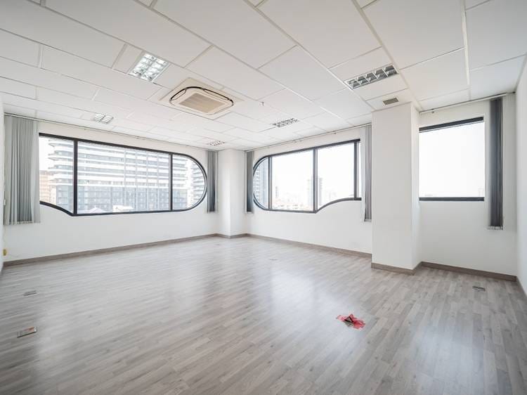 VTrust Tower - Office Space