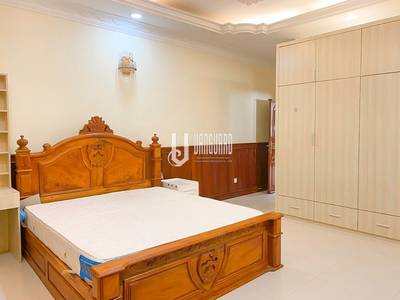 Villa For Rent in Russey Keo $1,500