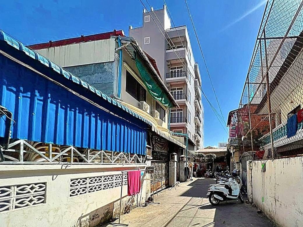 99 sqm Living Size House and lot Na prodej in Chamkarmon