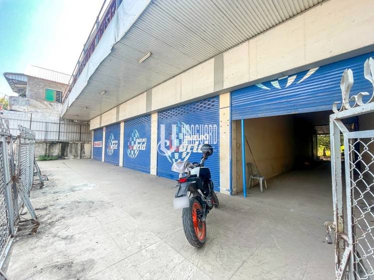 Chrang Chamres 2, Russey Keo, Phnom Penh的店屋出租